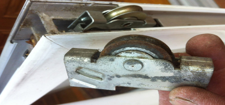 screen door roller repair in East La Mirada